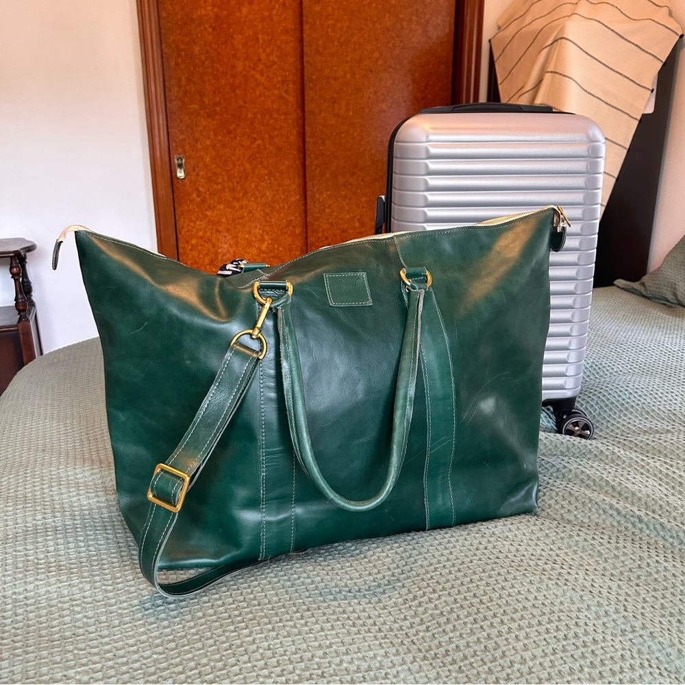 Like NWT Sseko Carryall Travel Bag in Agave - Picture 1 of 10